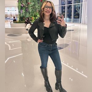 Meet your Posher, Samantha